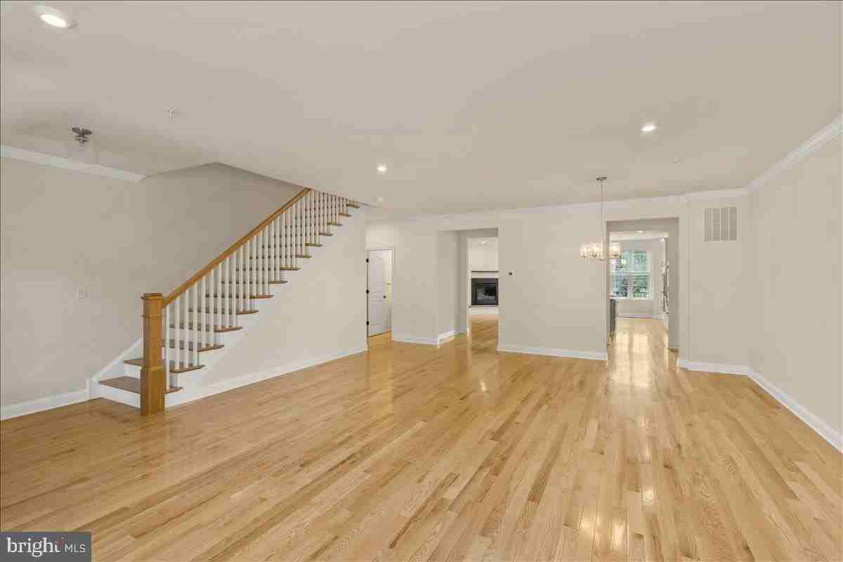 264 W Ashland St - Photo 6 of 34