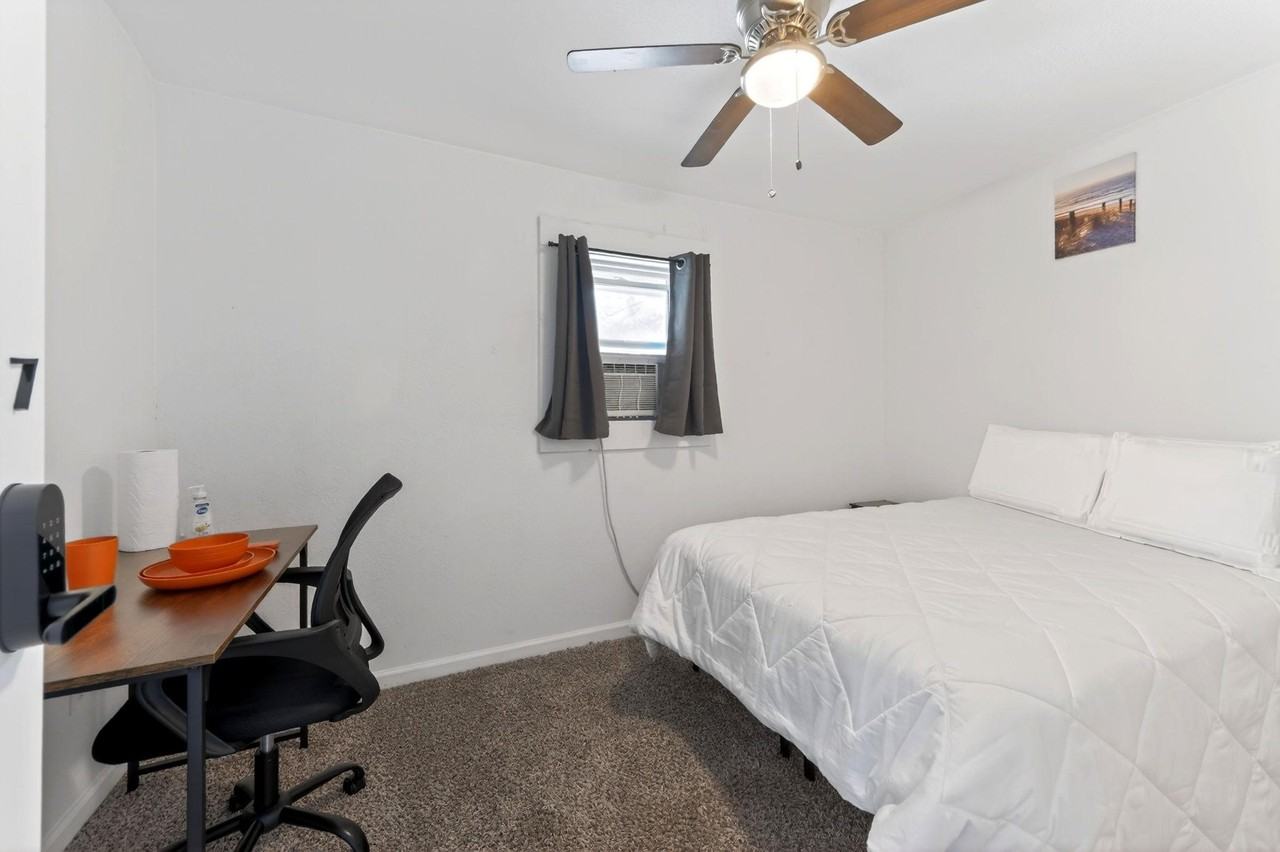 Glendale Ave - Photo 3 of 20