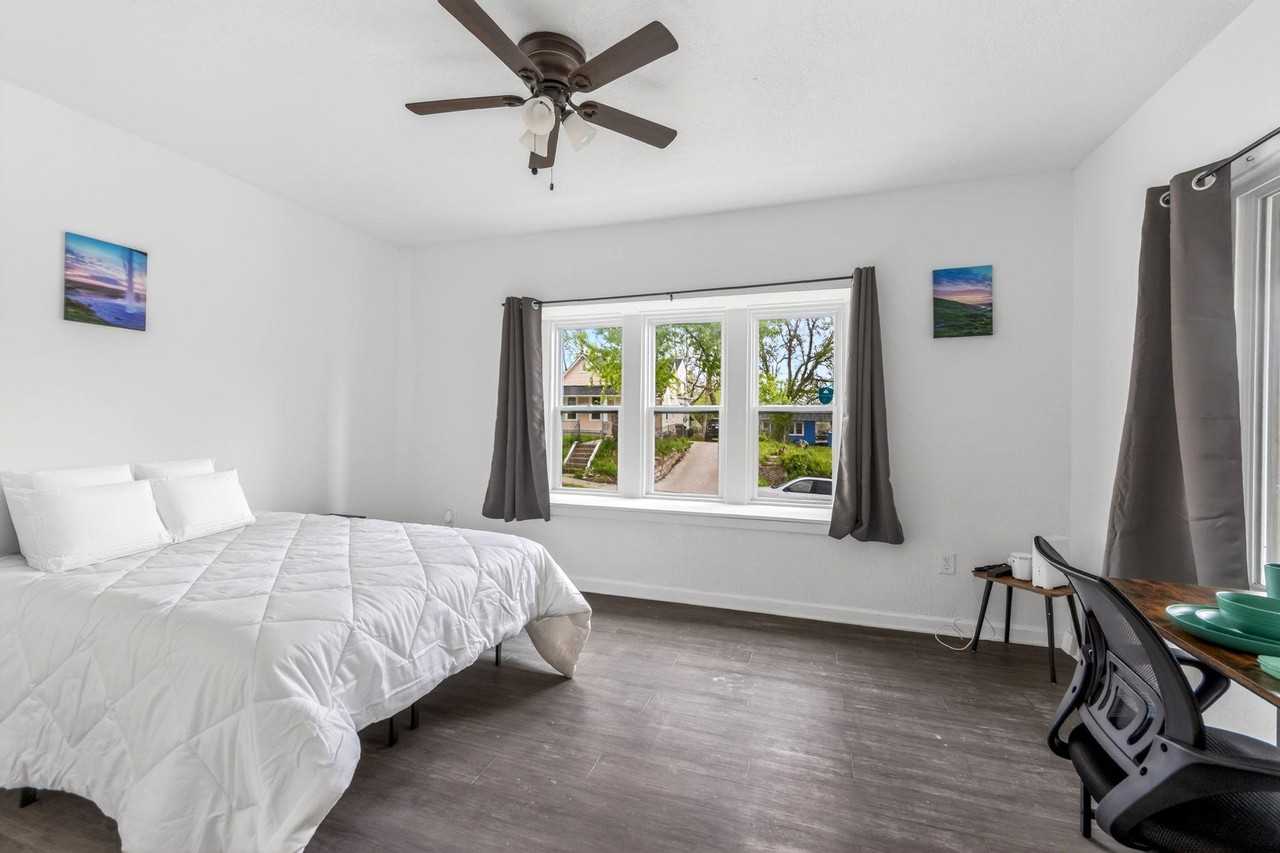 Glendale Ave - Photo 4 of 20