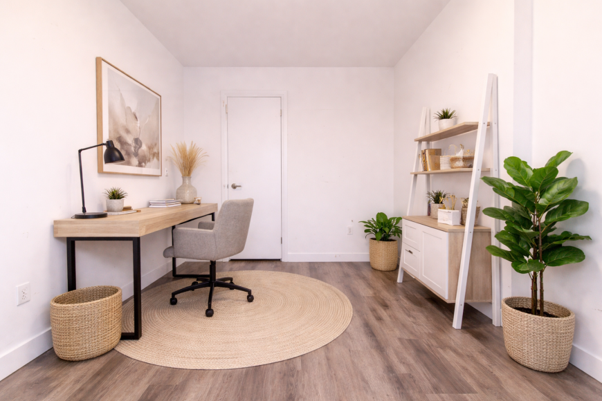 579 College St - Photo 5 of 10