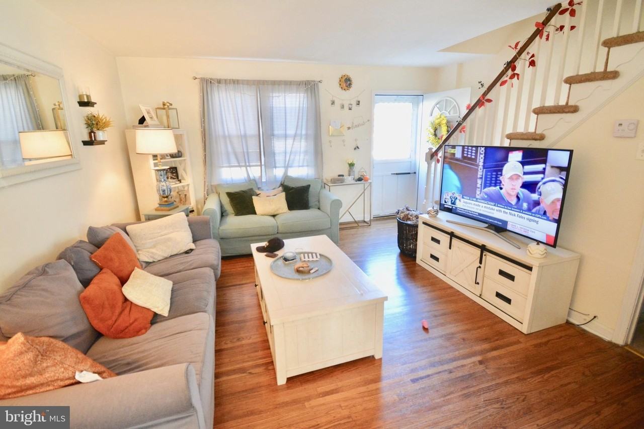 389 Fairway Ter - Photo 2 of 16