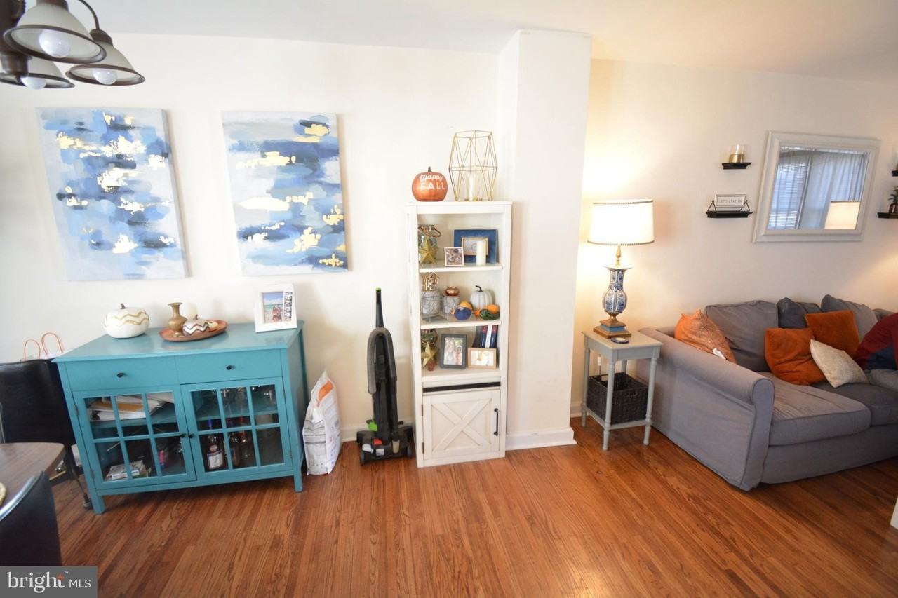 389 Fairway Ter - Photo 5 of 16