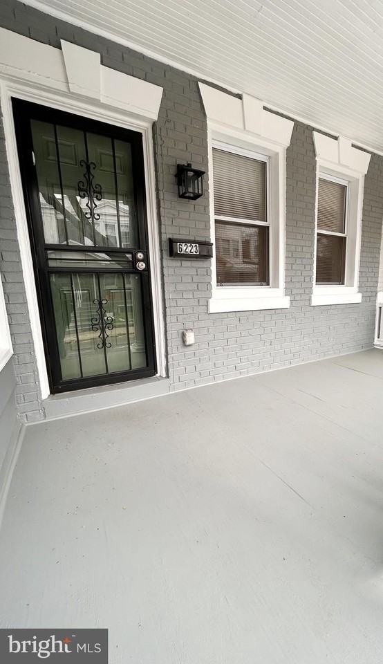 6223 Hazel Ave - Photo 2 of 23