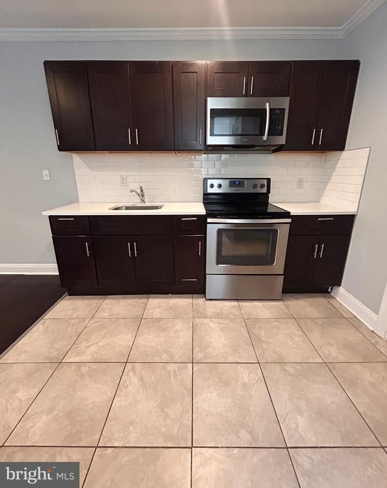 6223 Hazel Ave - Photo 4 of 23