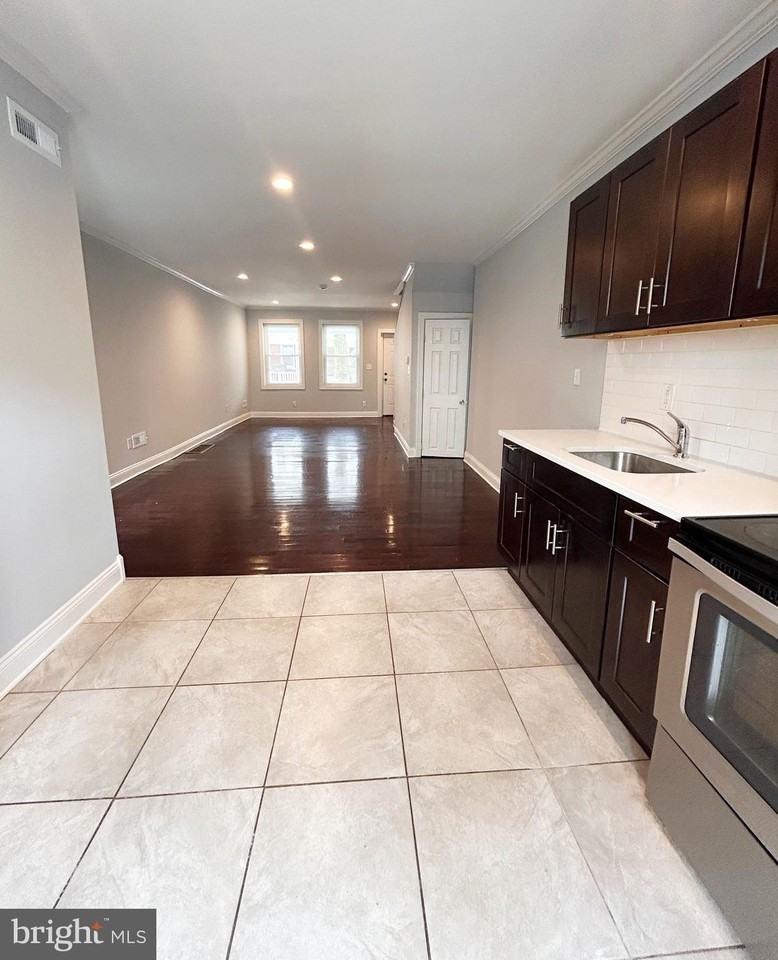 6223 Hazel Ave - Photo 5 of 23