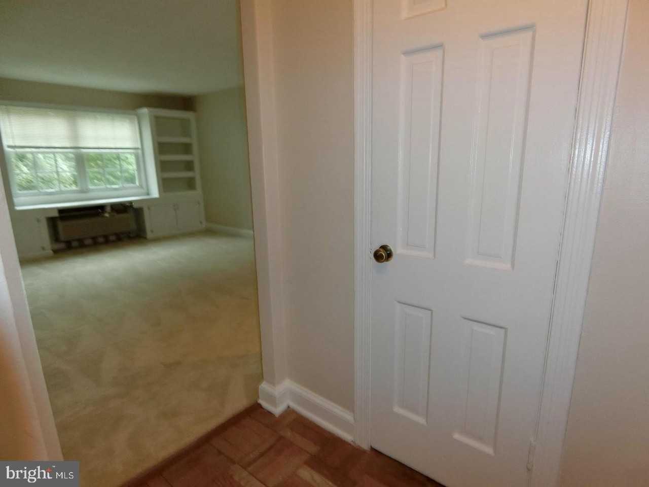 1734 W Abingdon Dr #202 - Photo 5 of 37