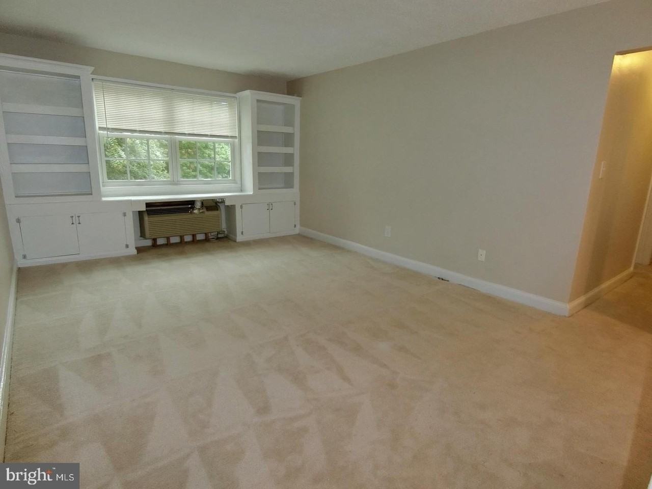 1734 W Abingdon Dr #202 - Photo 6 of 37