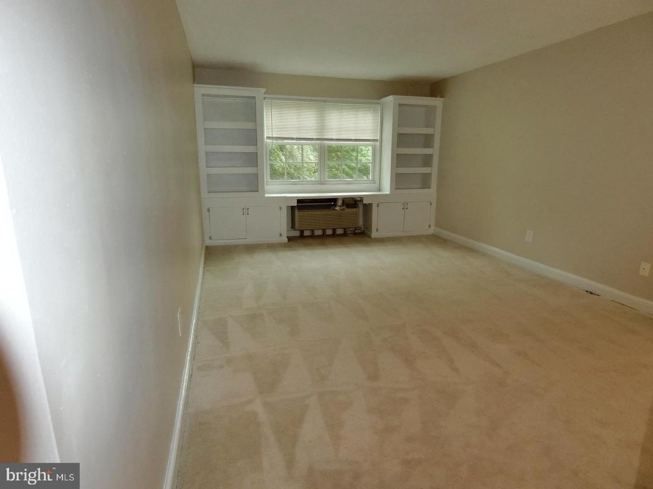 1734 W Abingdon Dr #202 - Photo 7 of 37