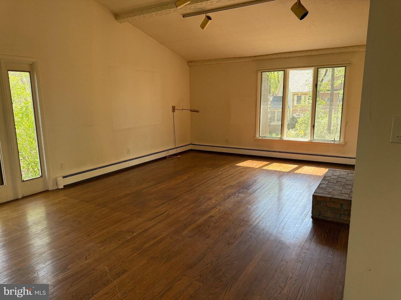 11627 Pine Tree Dr - Photo 6 of 7