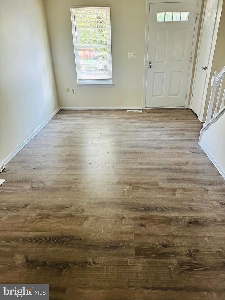 22 Alden Ct - Photo 3 of 34