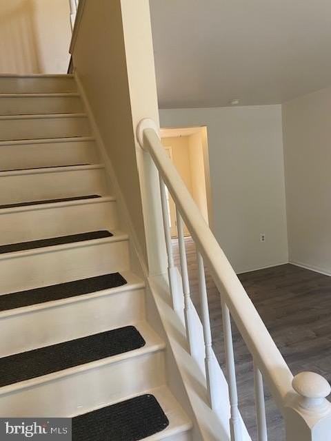 22 Alden Ct - Photo 5 of 34