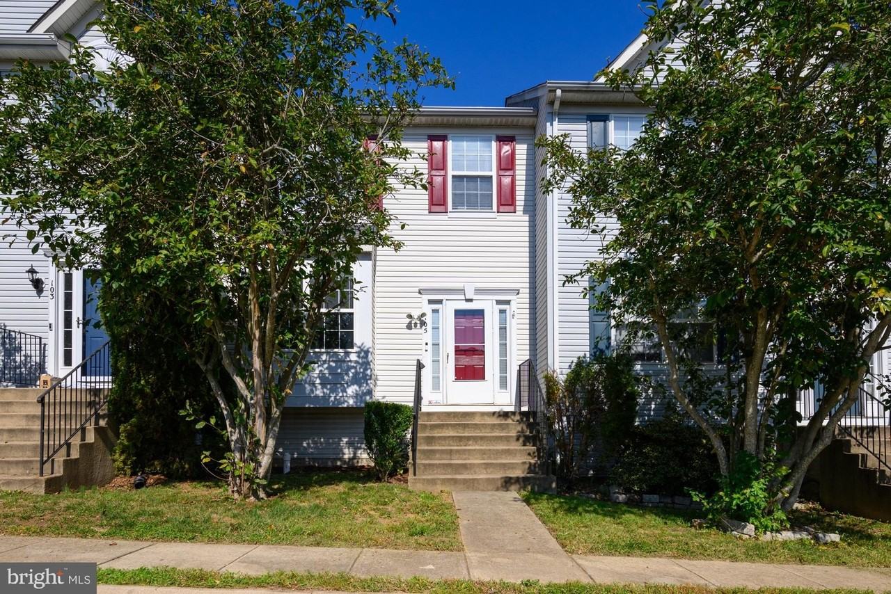 105 Brenwick Ct - Photo 2 of 28