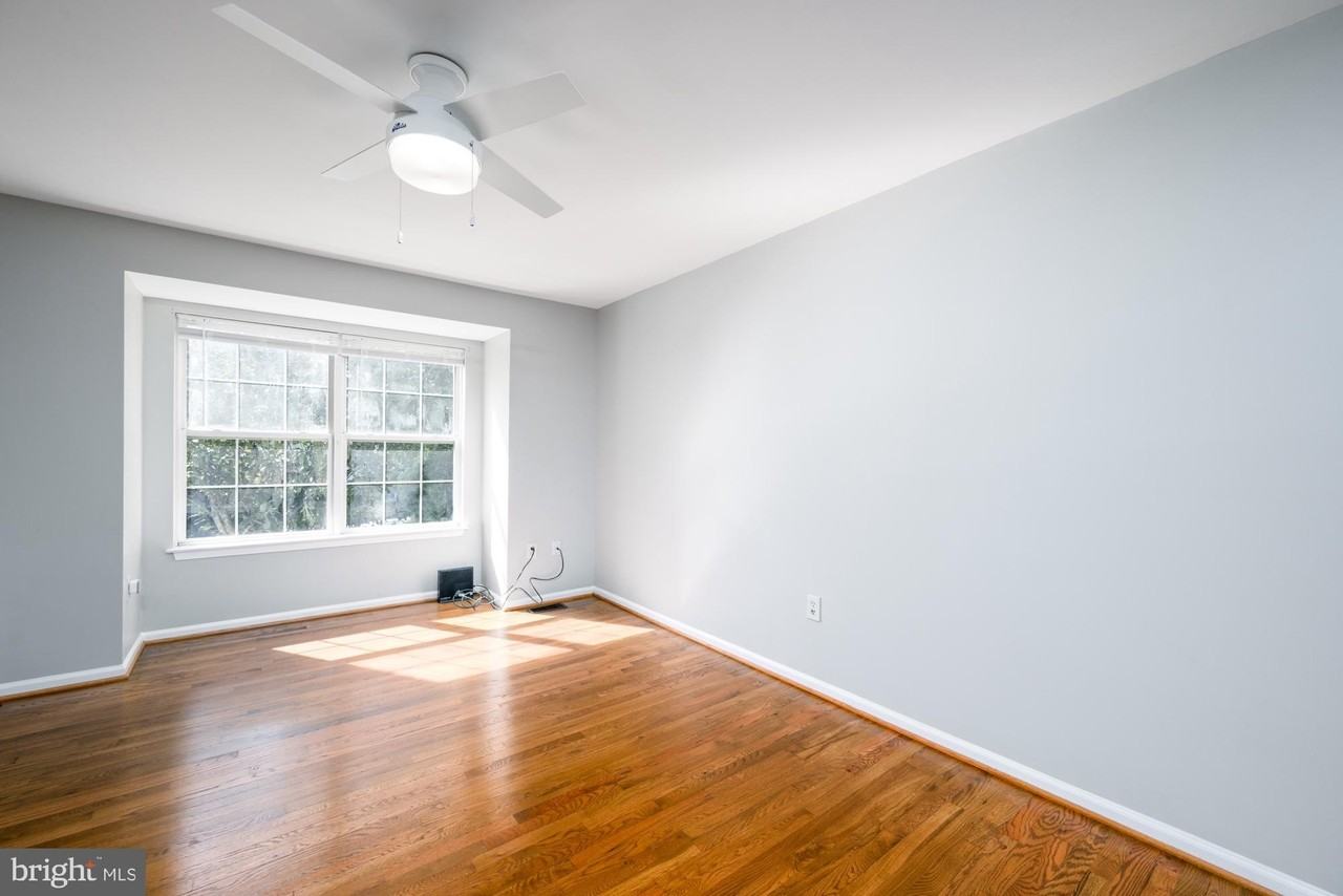 105 Brenwick Ct - Photo 5 of 28