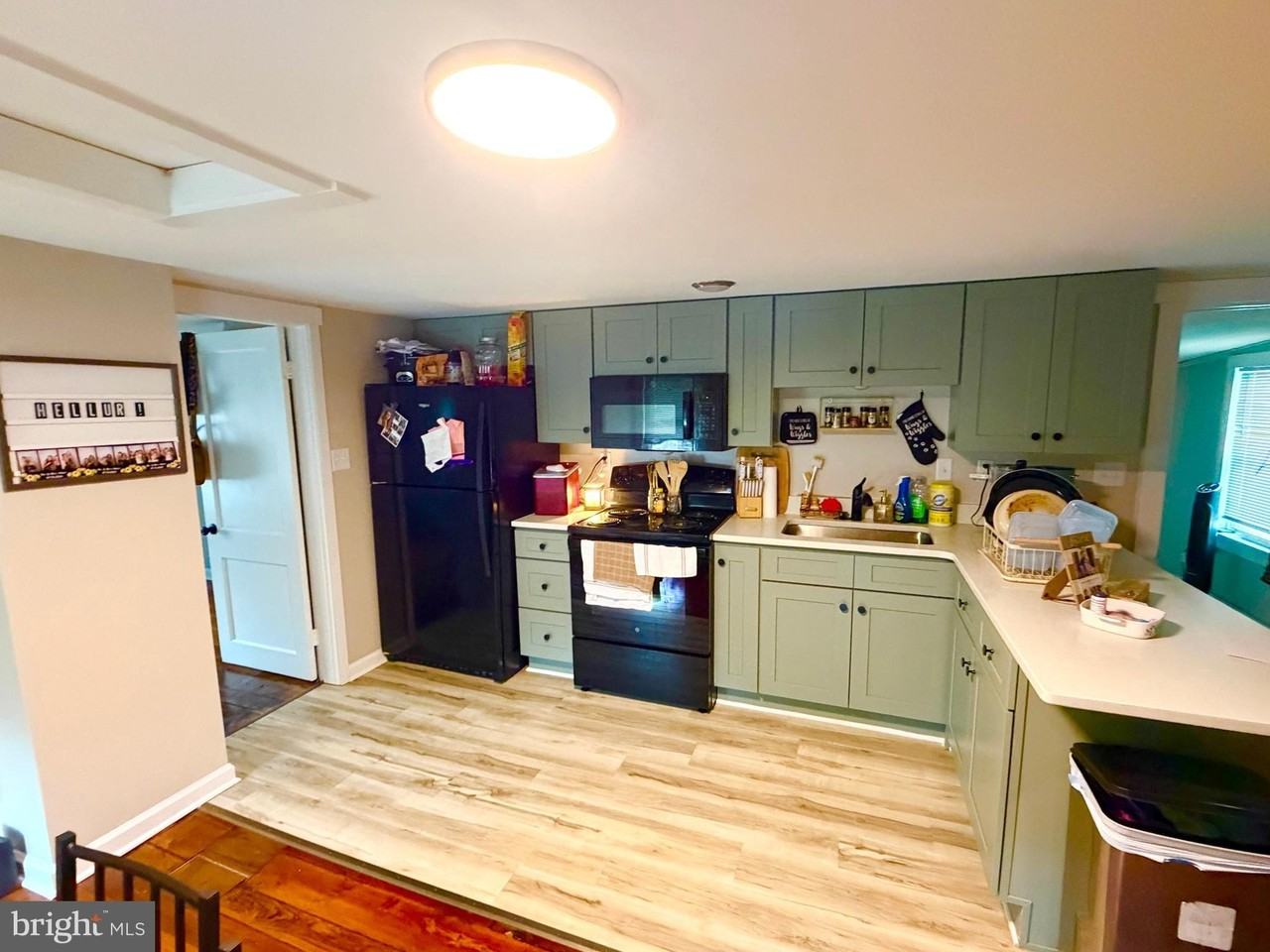 400 E Liberty St #B - Photo 3 of 32