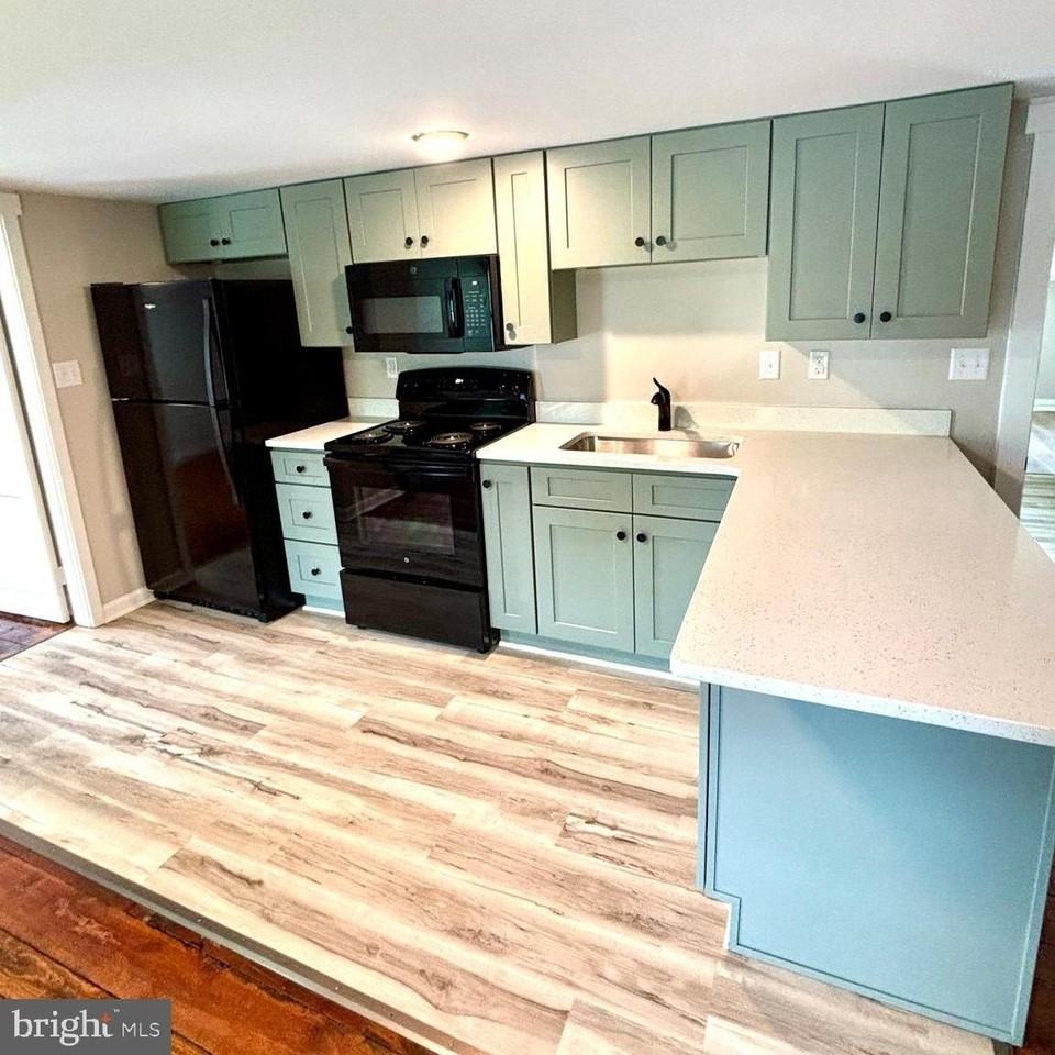 400 E Liberty St #B - Photo 4 of 32