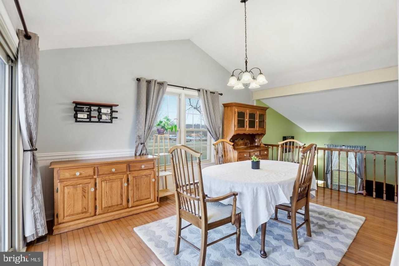 4708 SUMMIT Road - Photo 7 of 33