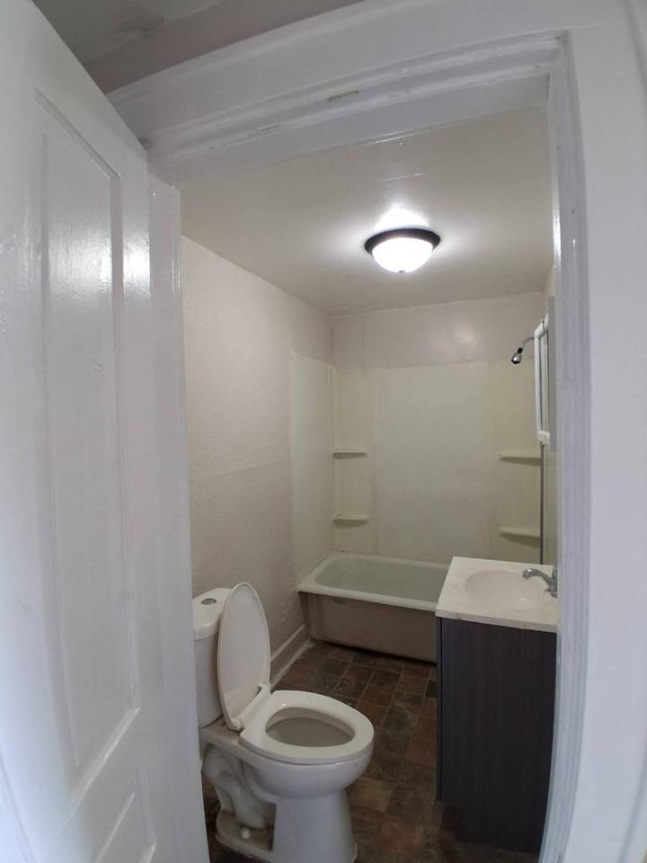 1010 S H St - Photo 4 of 6