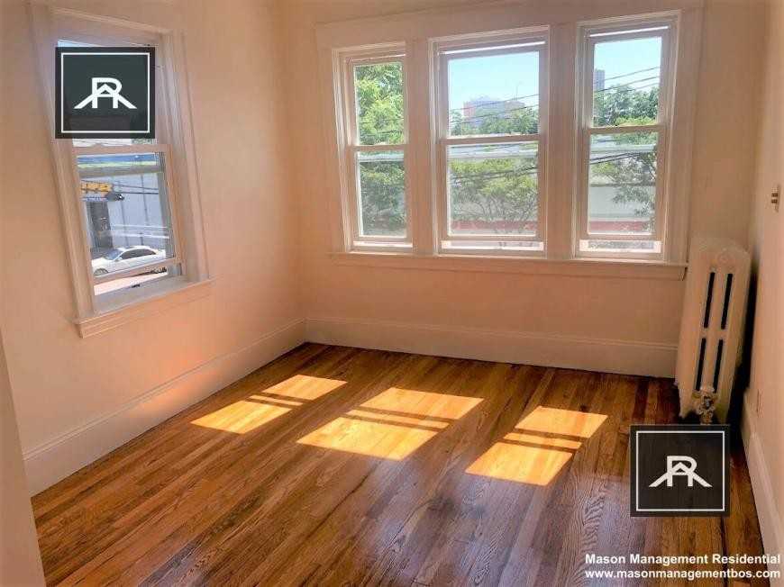 84 Empire St - Photo 4 of 10