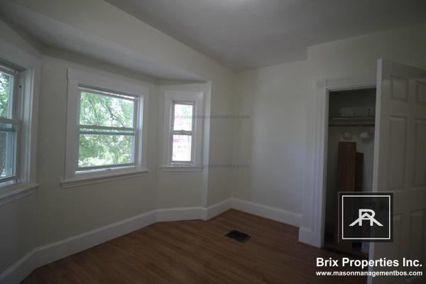 34 Mansfield St - Photo 7 of 10