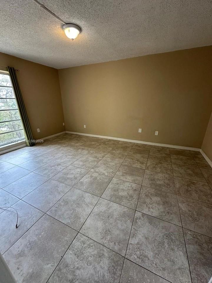 9170 Fontainebleau Blvd #406 - Photo 7 of 11