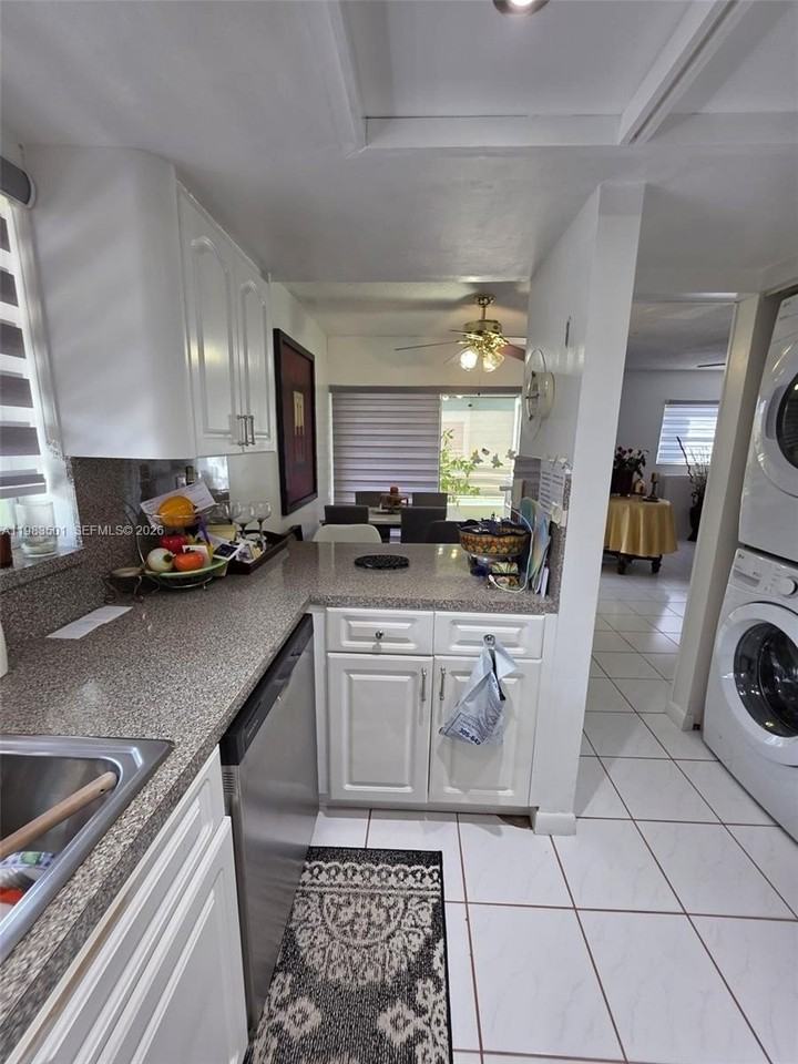 11173 Nw 7th St #201-18 - Photo 4 of 17