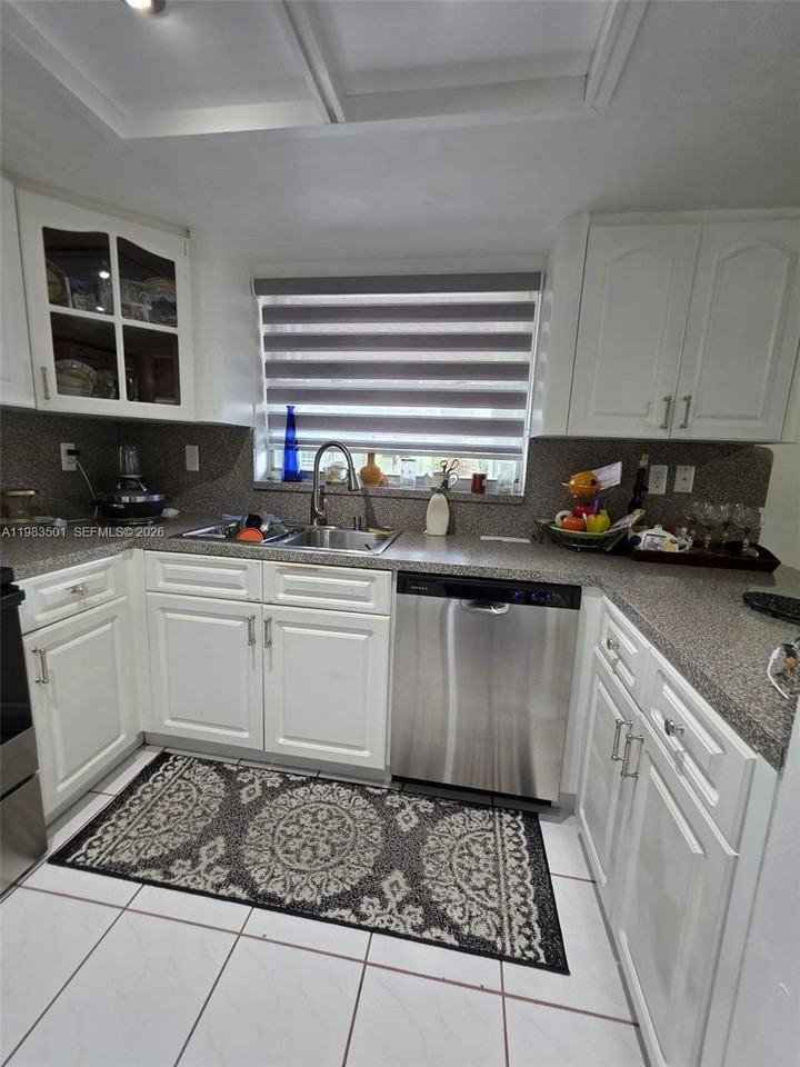 11173 Nw 7th St #201-18 - Photo 6 of 17