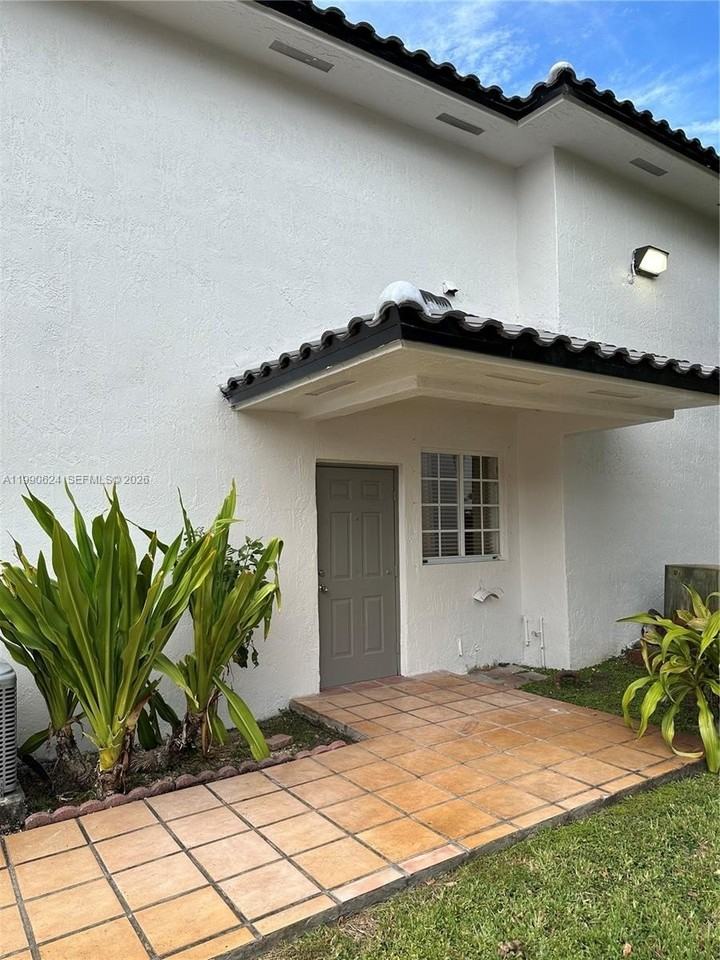 7549 Nw 175th St #7549 - Photo 4 of 34
