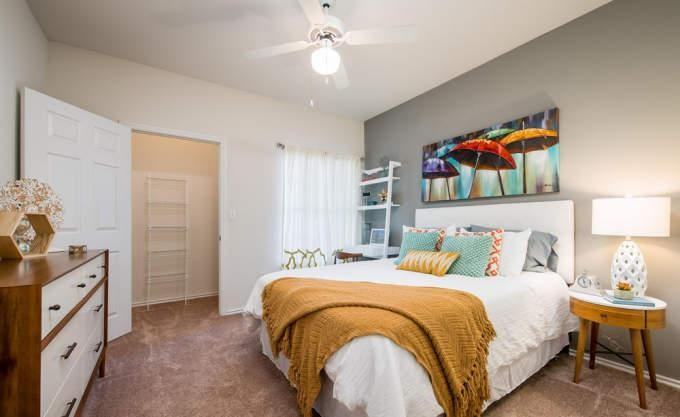 2200 S Uecker Dr - Photo 3 of 9