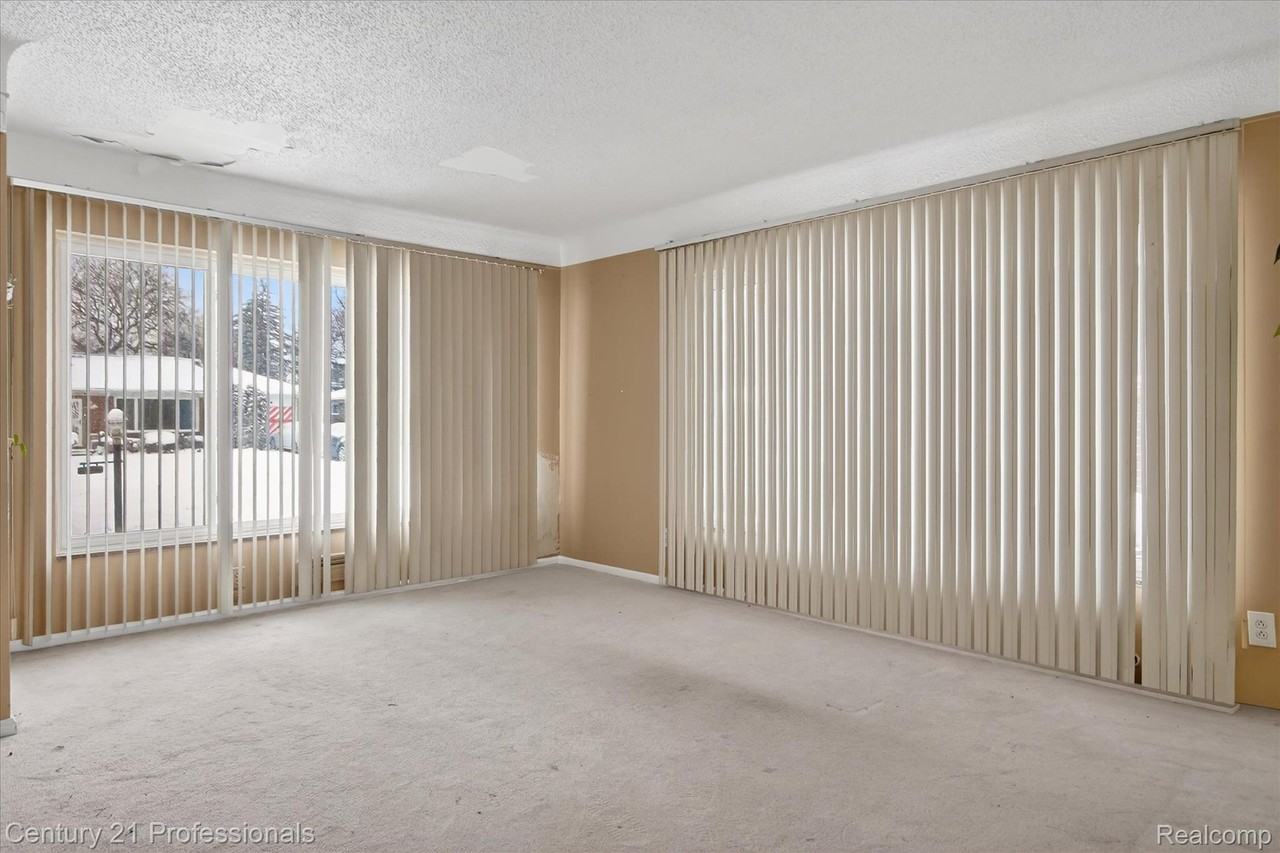 16786 Sprenger Ave - Photo 7 of 34