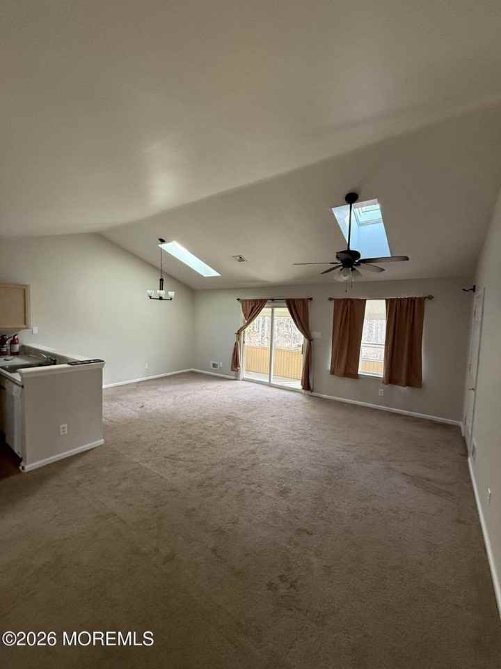 12 Timberline Dr - Photo 3 of 12