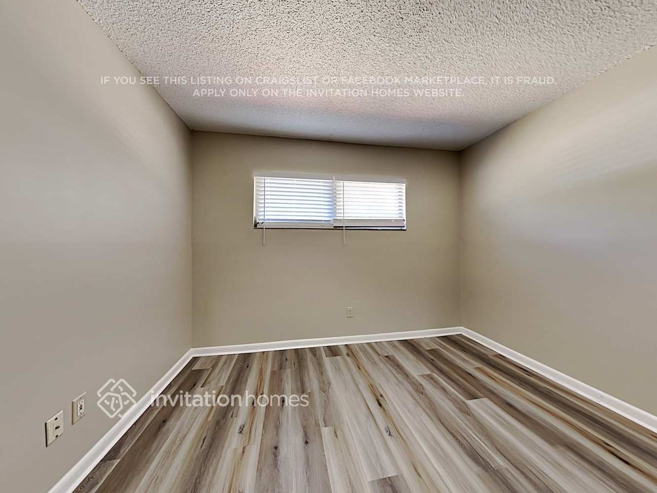 111 Fox Valley Ct - Photo 5 of 10