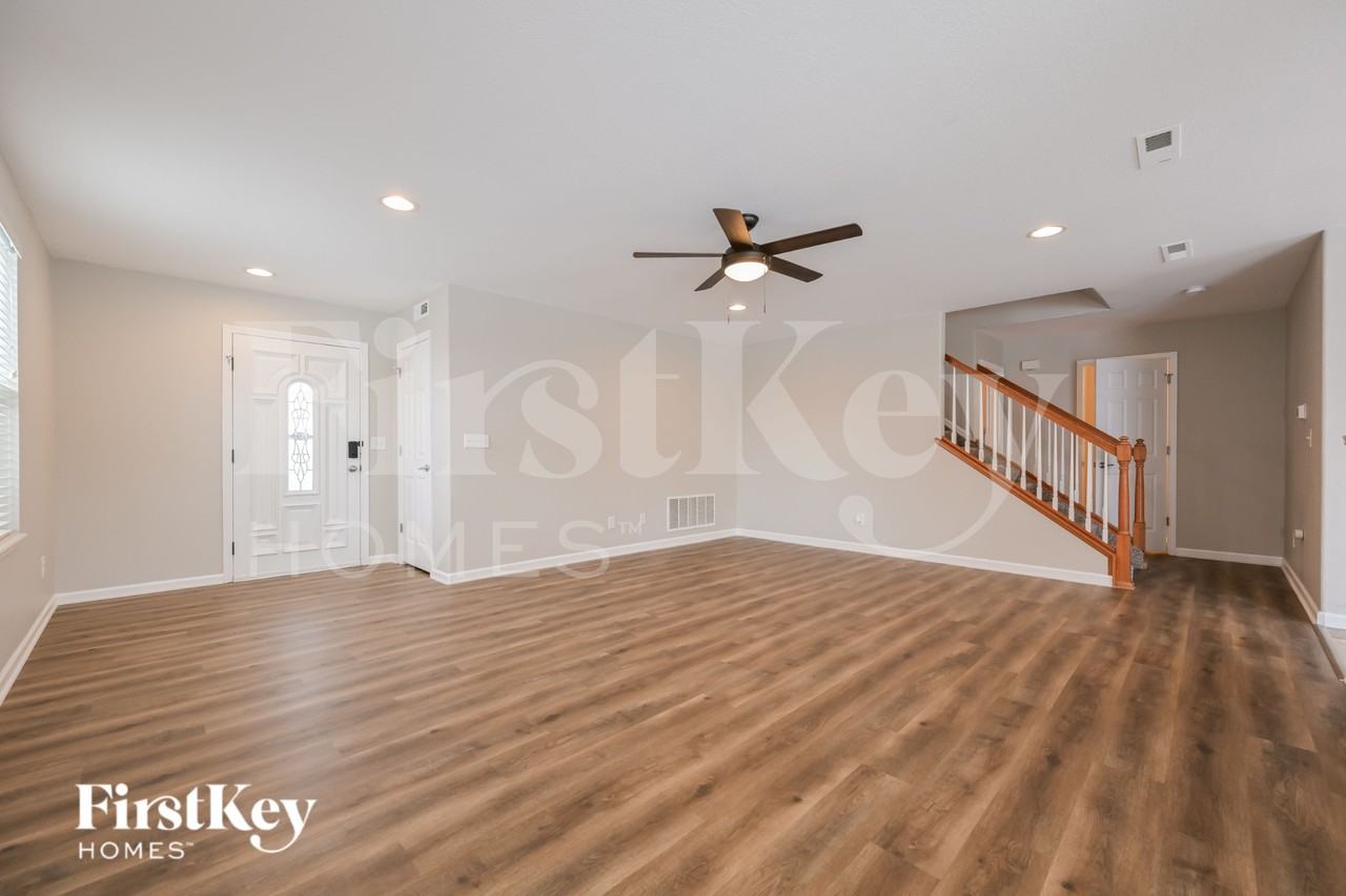 243 Silver Spur Ct - Photo 2 of 19