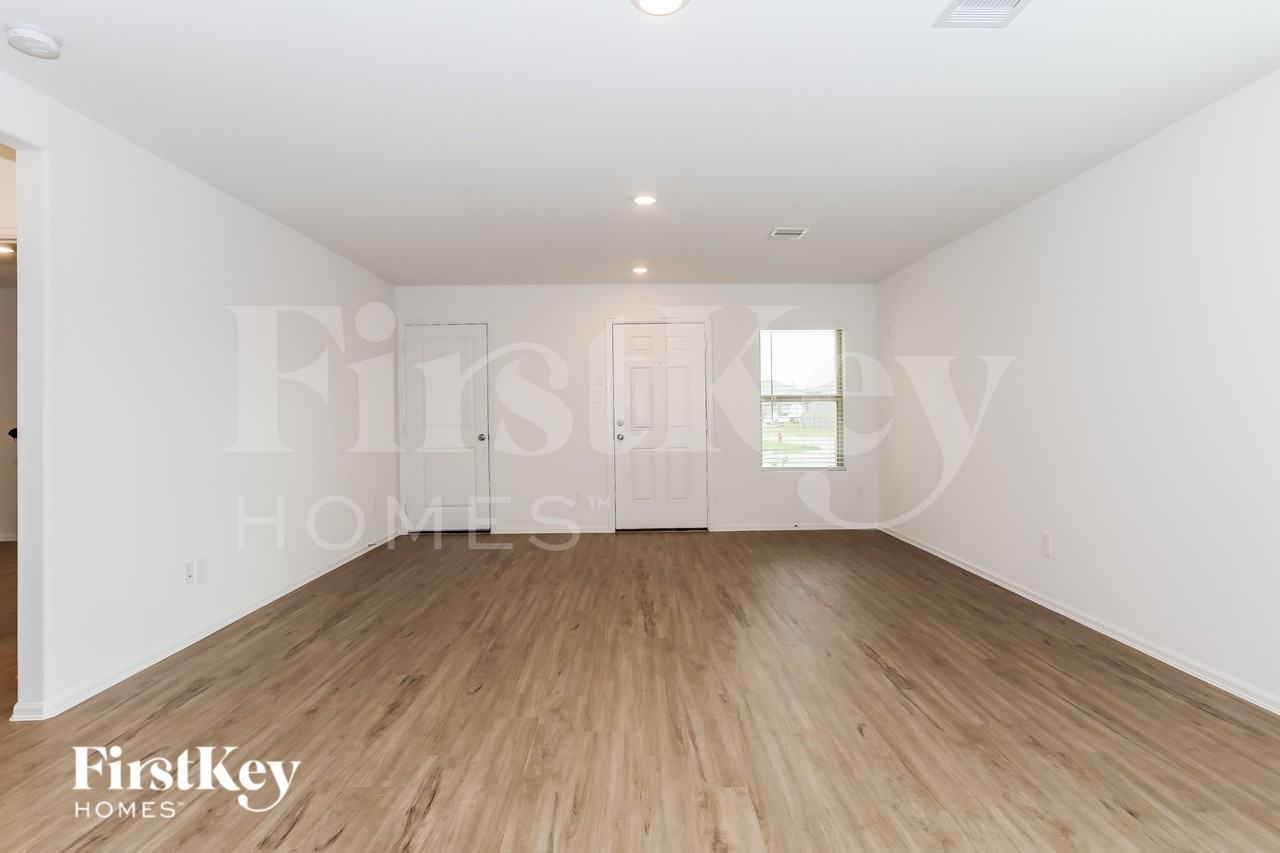 375 Jewett Meadow Dr - Photo 3 of 18