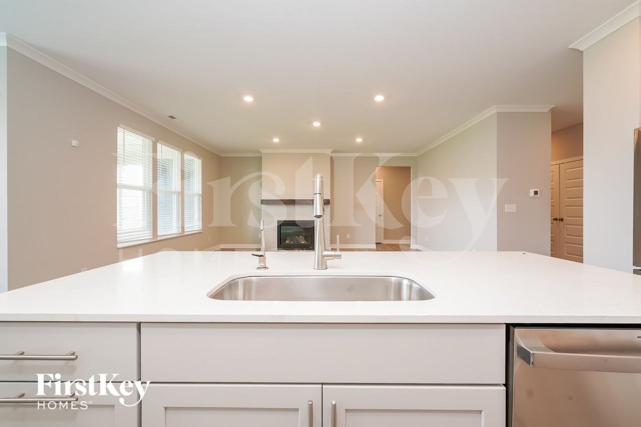 3602 Chalmers Dr - Photo 5 of 15