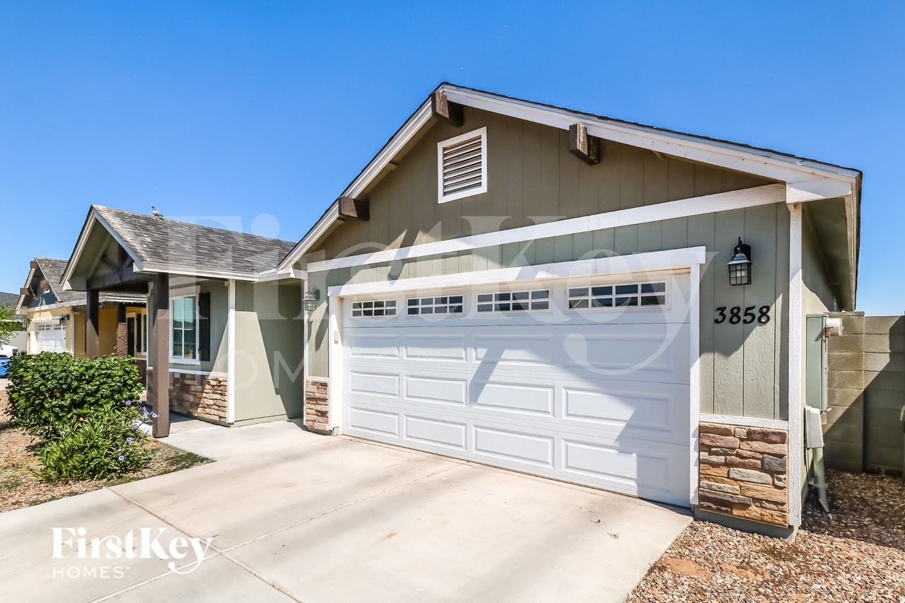 3858 W Tamarisk Ave - Photo 2 of 15