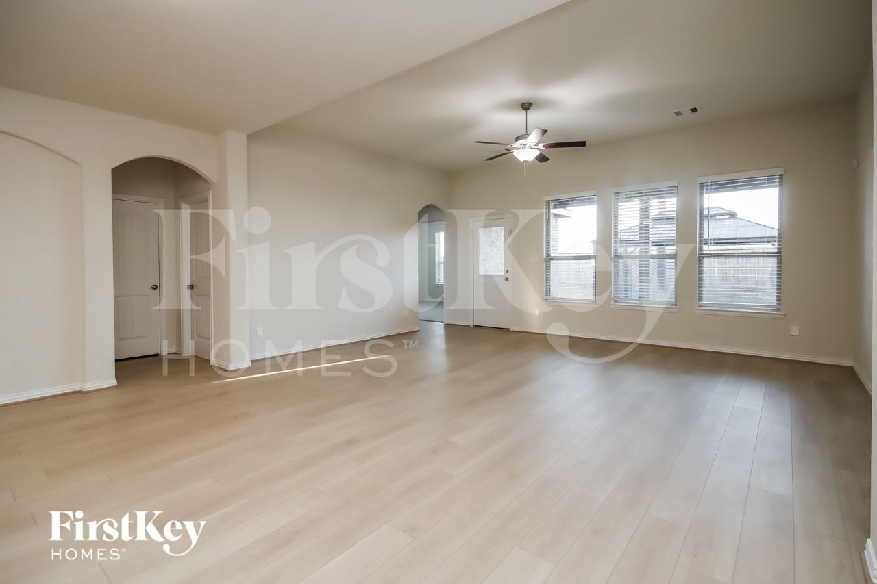 2826 Torrey Pines Dr #DO - Photo 2 of 15