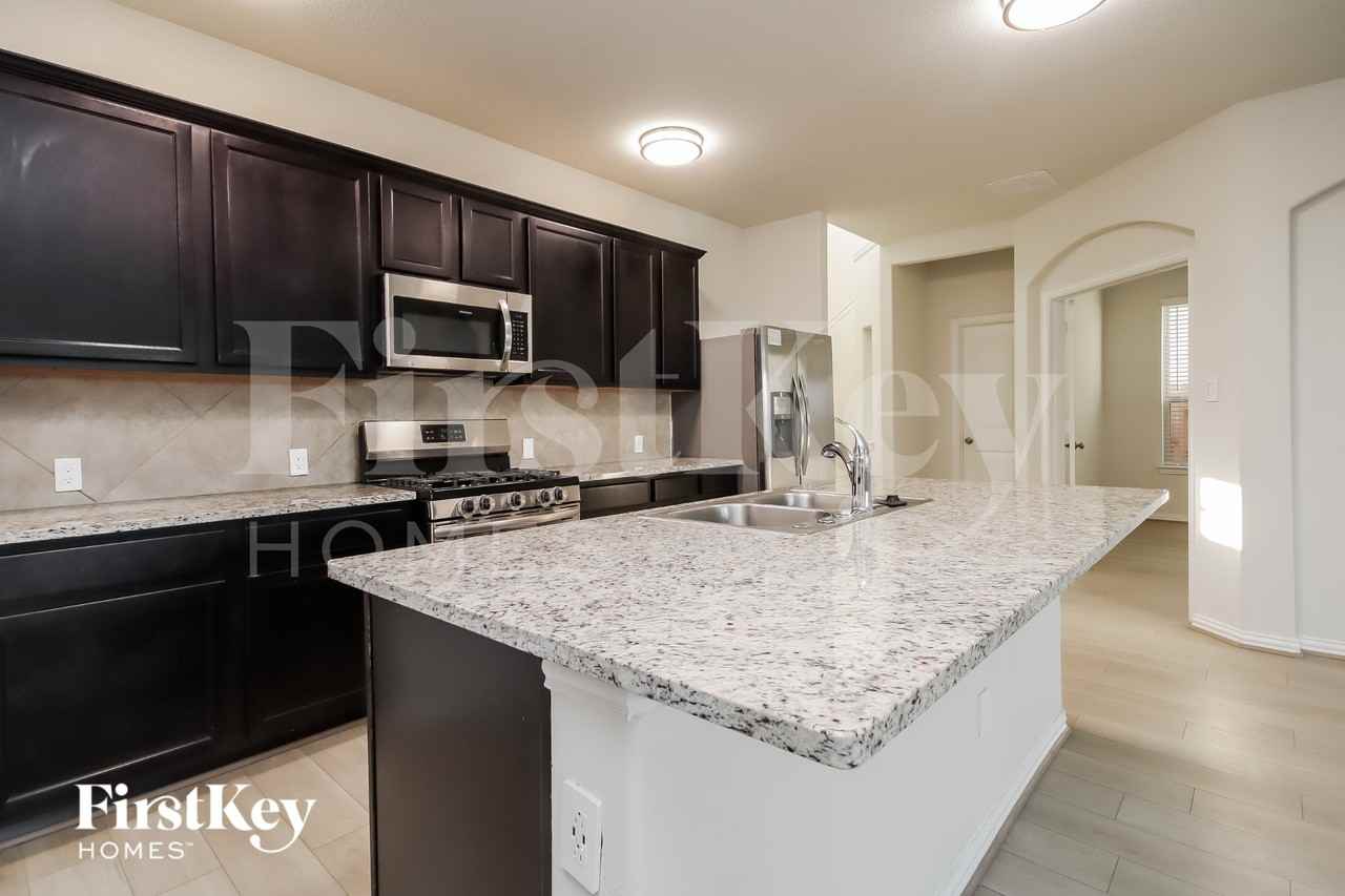 2826 Torrey Pines Dr #DO - Photo 5 of 15