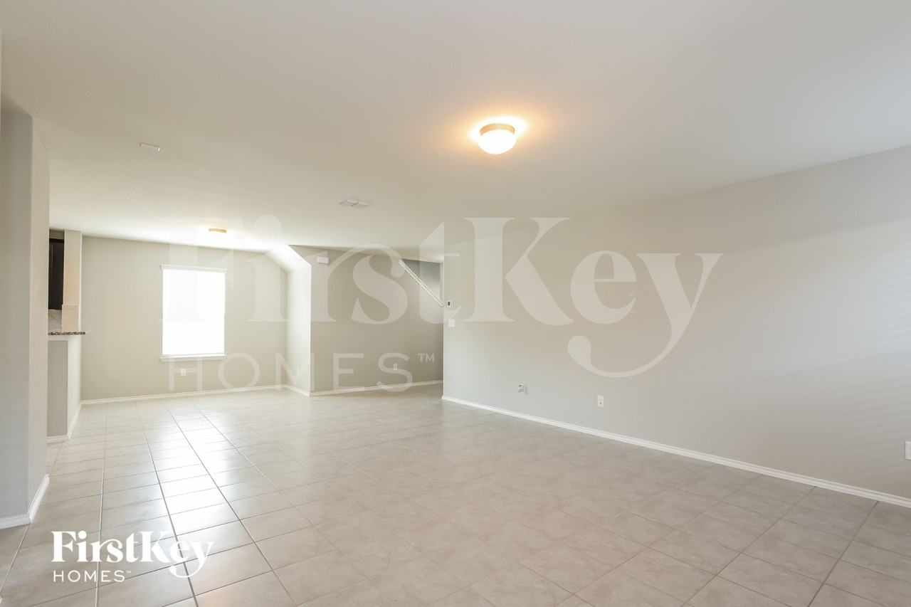 12034 Silver Lgt - Photo 2 of 15