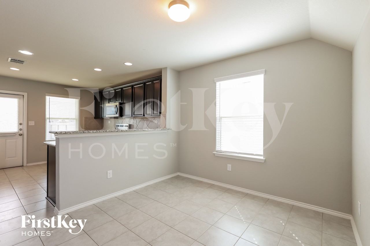 12034 Silver Lgt - Photo 4 of 15