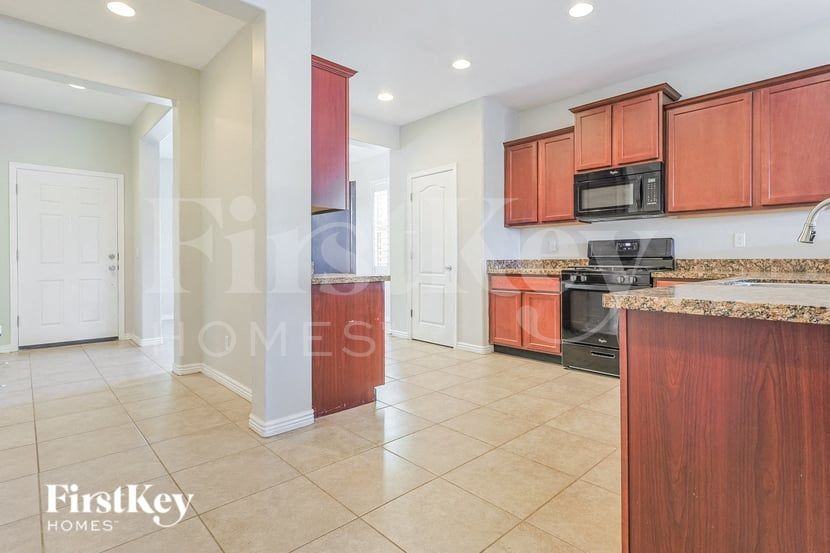 20392 N Mac Neil St - Photo 5 of 15