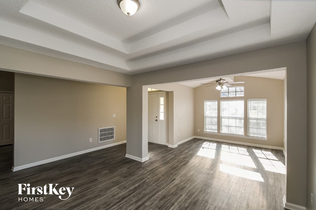 182 Greenfield Dr - Photo 6 of 15