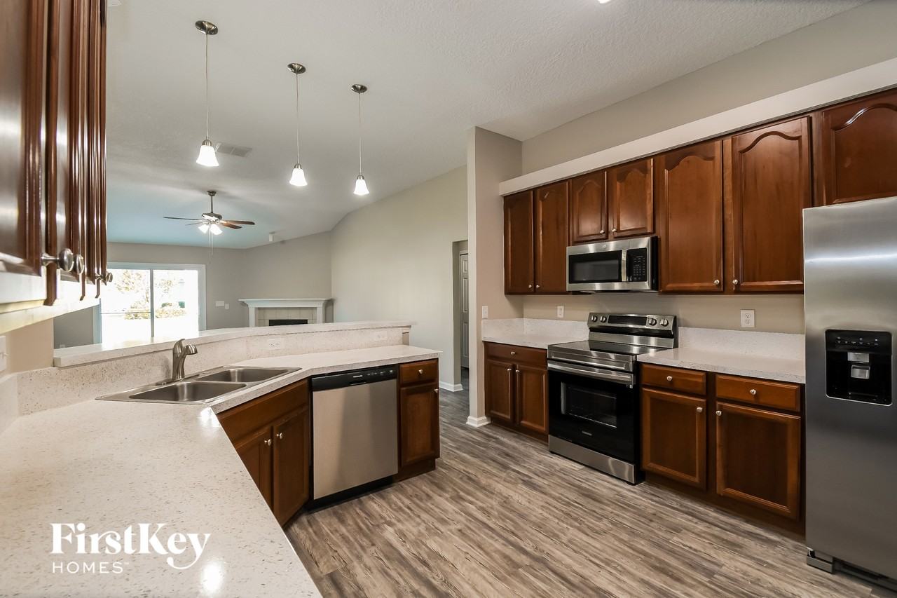 182 Greenfield Dr - Photo 7 of 15