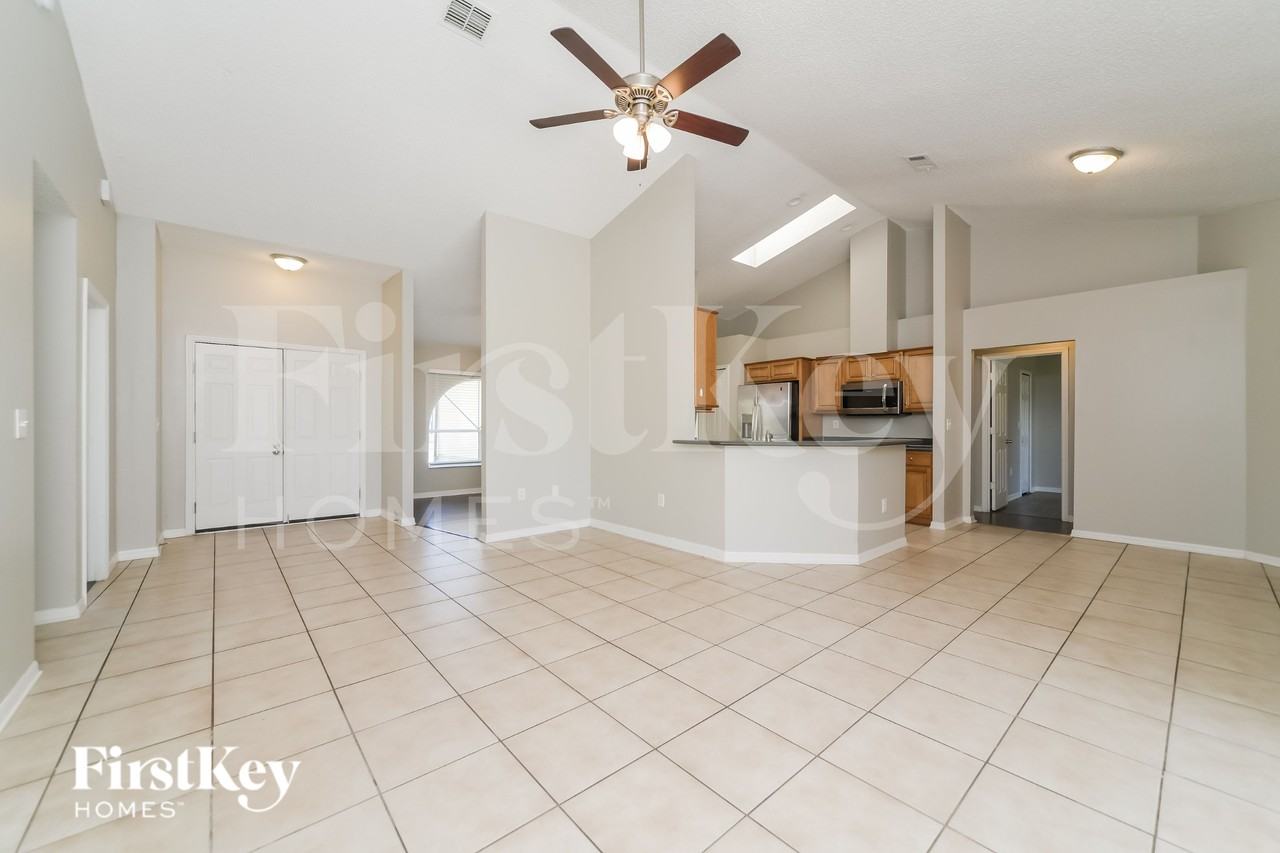 839 Mendoza Dr - Photo 4 of 20
