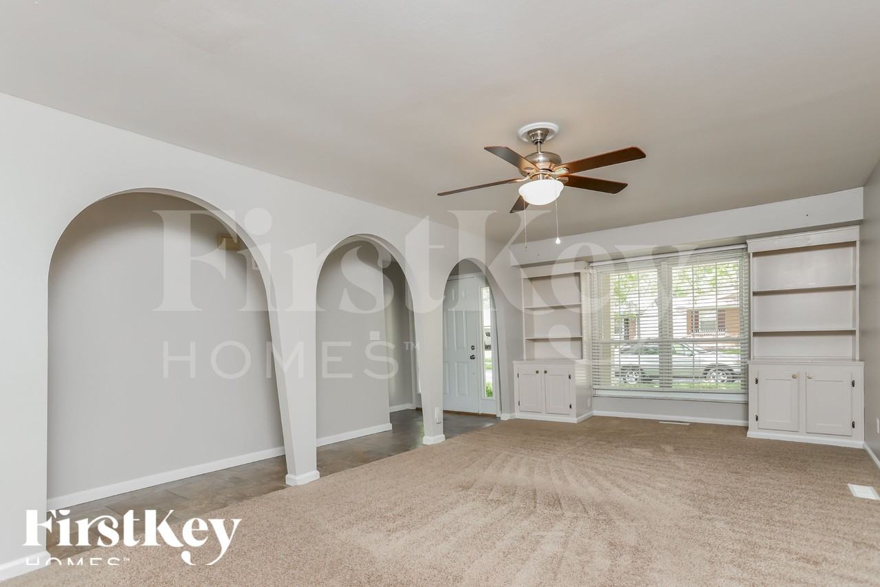 522 Ballwood Dr - Photo 3 of 15