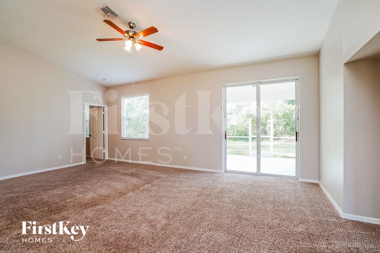 4410 Nw 22nd St - Photo 2 of 16