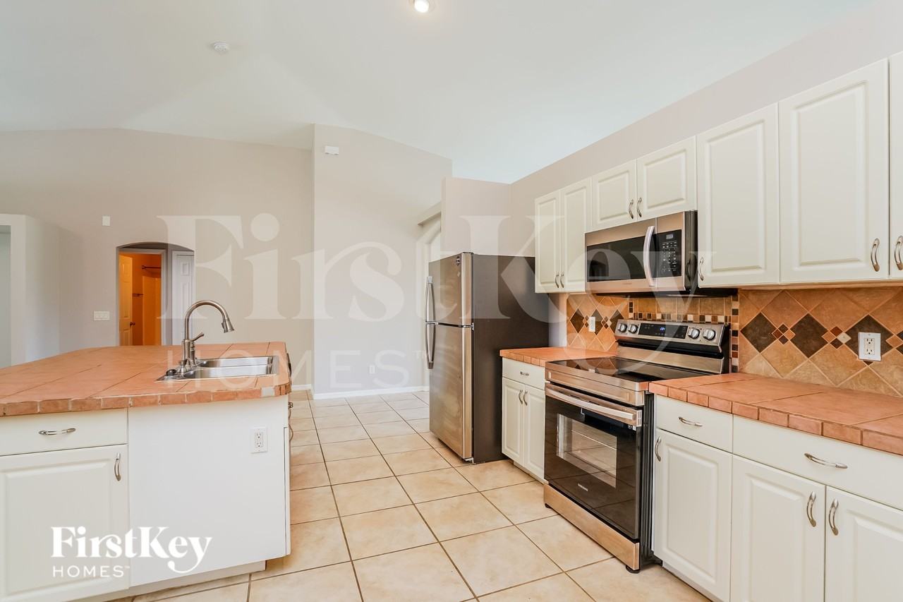 4410 Nw 22nd St - Photo 6 of 16