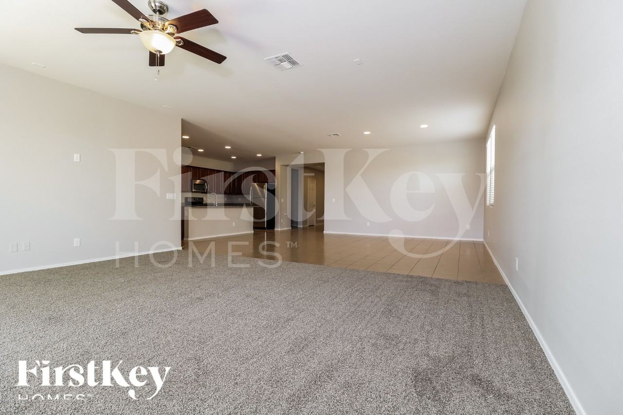 18333 W Onyx Ave - Photo 5 of 16