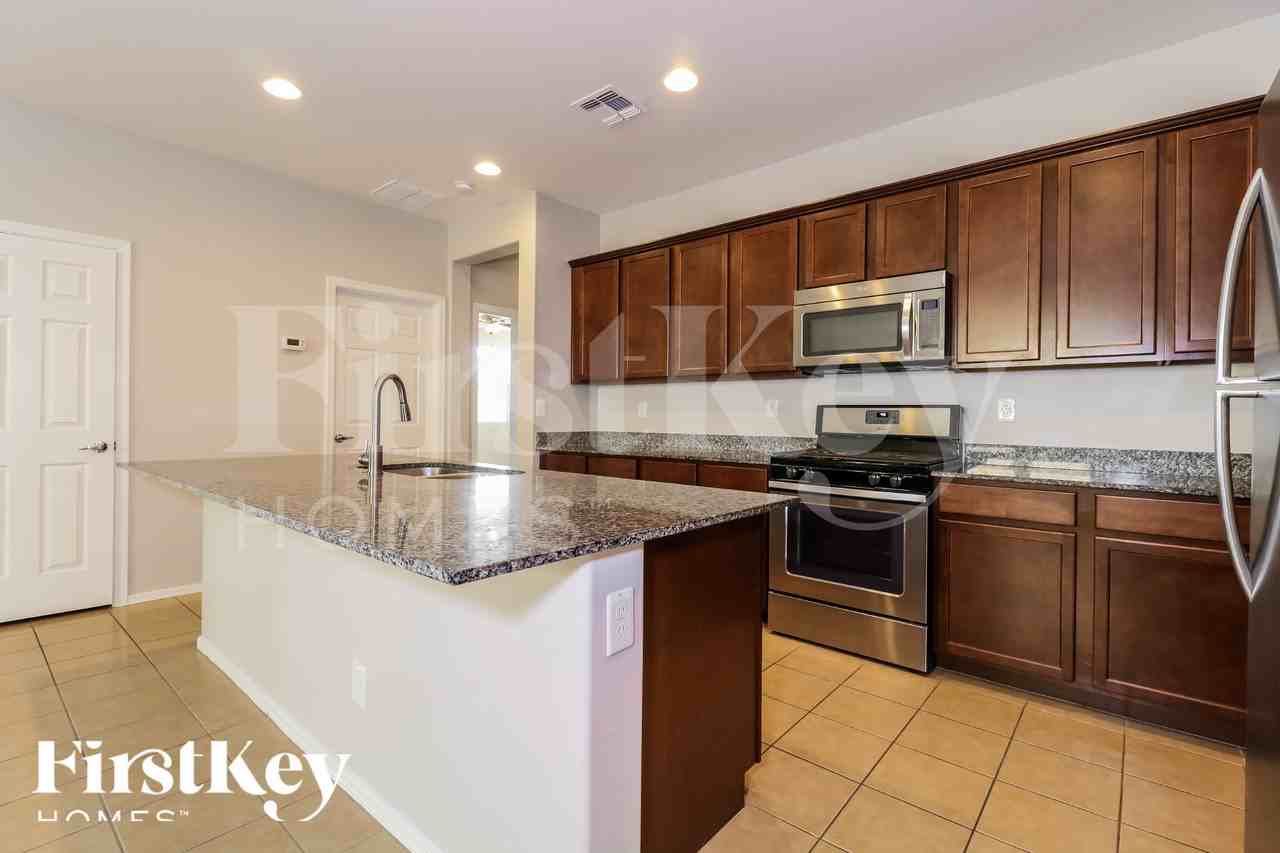 18333 W Onyx Ave - Photo 6 of 16