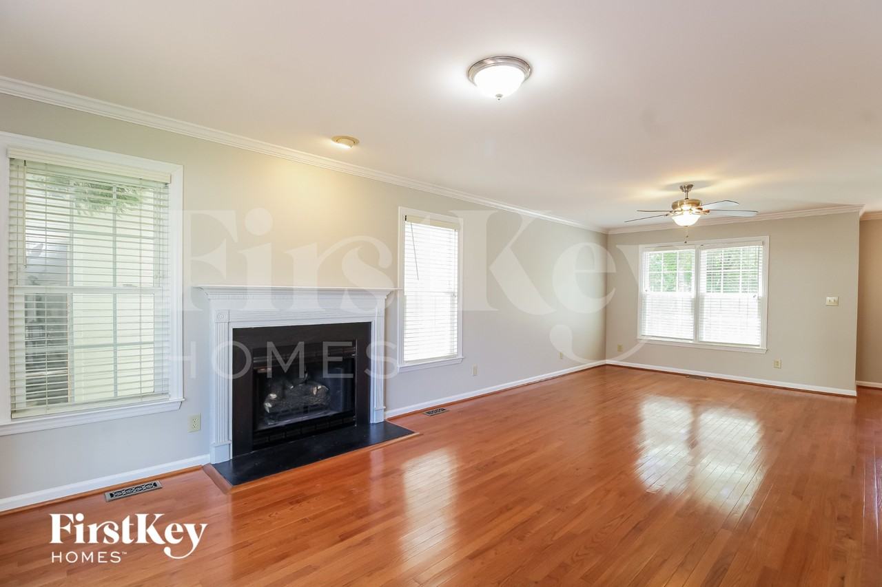 3005 Pinnacle Ct - Photo 2 of 15