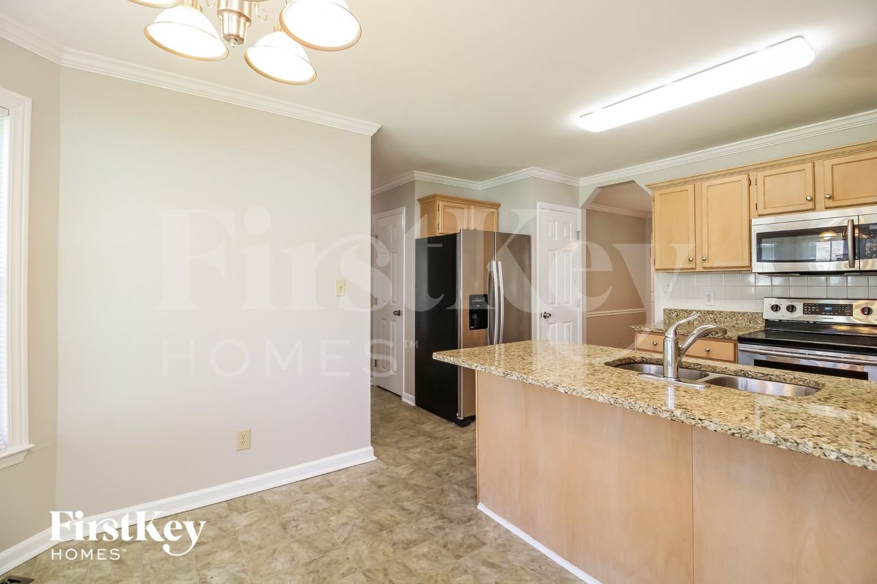 3005 Pinnacle Ct - Photo 3 of 15